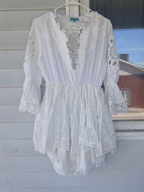 GUC Antica Santoria Embellished White Bohemian Lace Dress